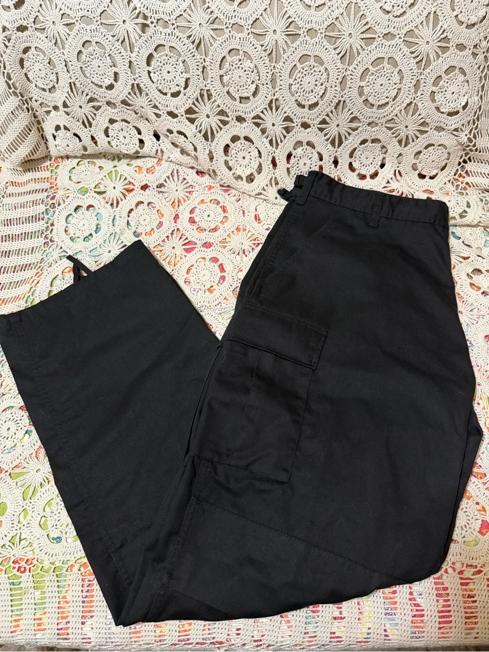 Men's Black Cargo Pants with Utility Pockets - Classic Workwear
